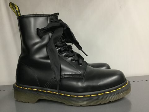 Dr Martens リボンシューレース 8ホール買取致しました ゲーム フィギュア トレカの買取 お宝創庫 半田店